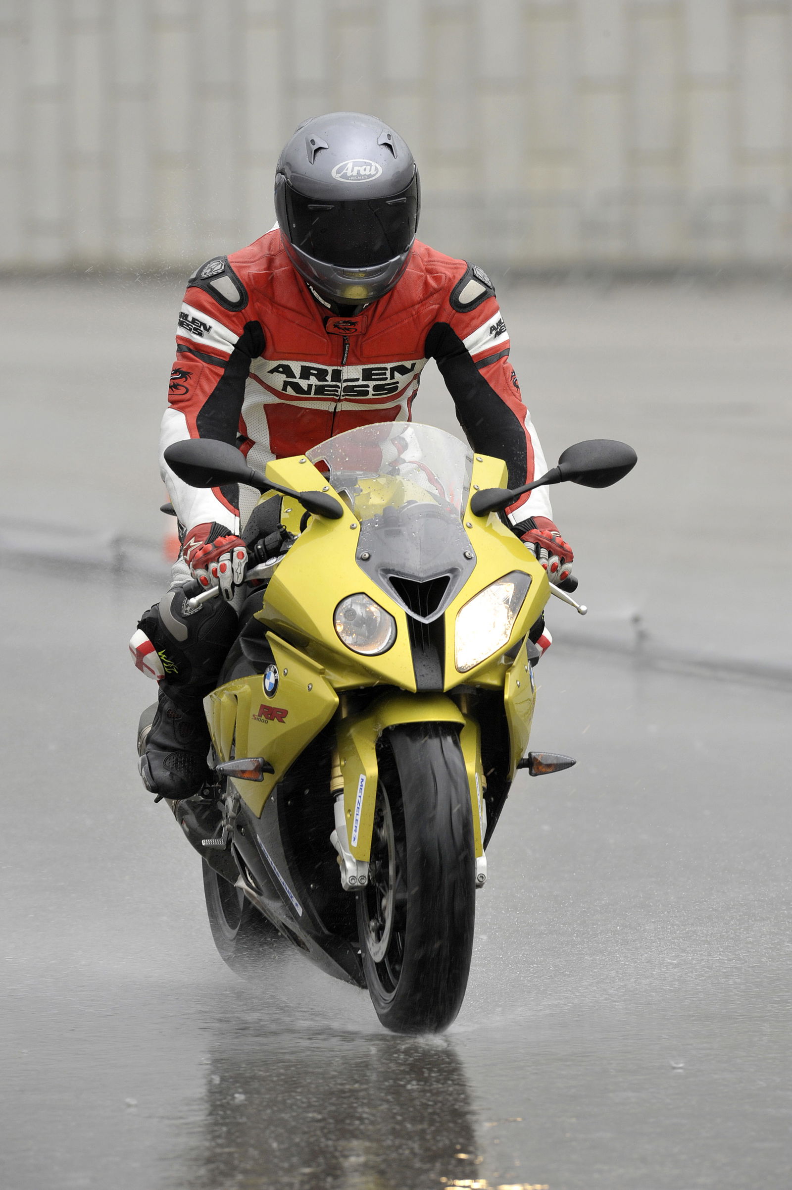 Arai unveil 2010 RX-7GP Nicky Hayden rep