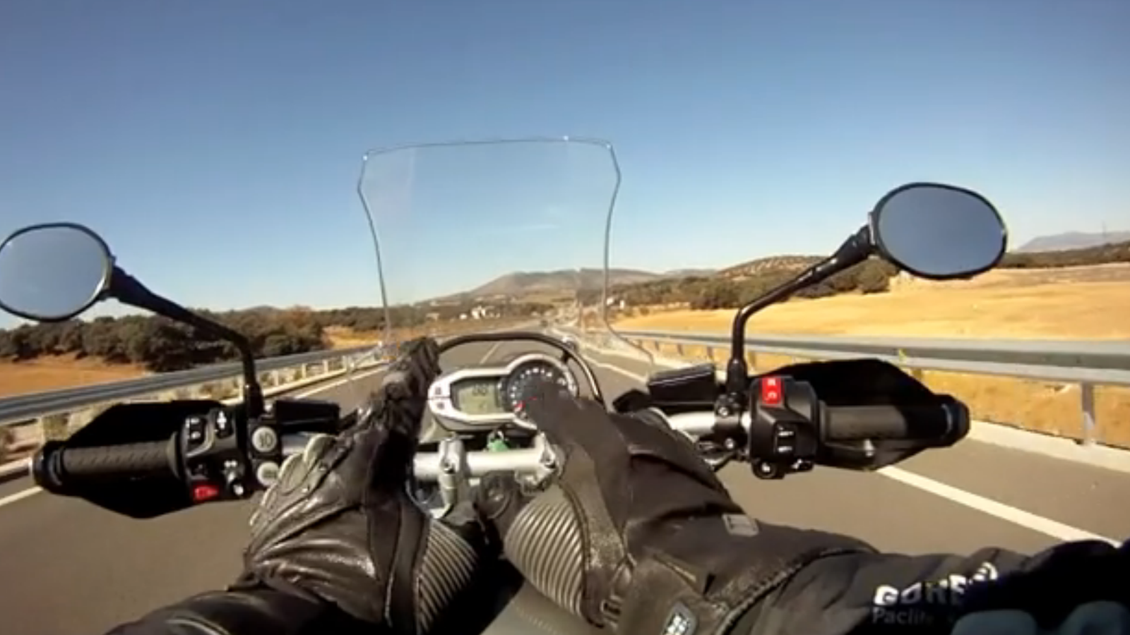 Video: Using Triumph Explorer cruise control