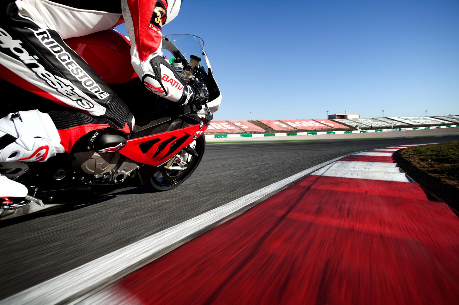 Video: Daytona 675R + Bridgestone S20