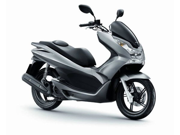 Honda tweaks popular PCX125