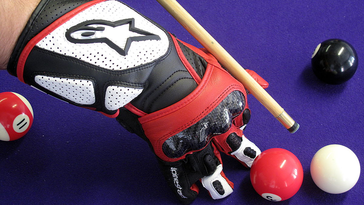 Showcase: Eight Summer Gloves