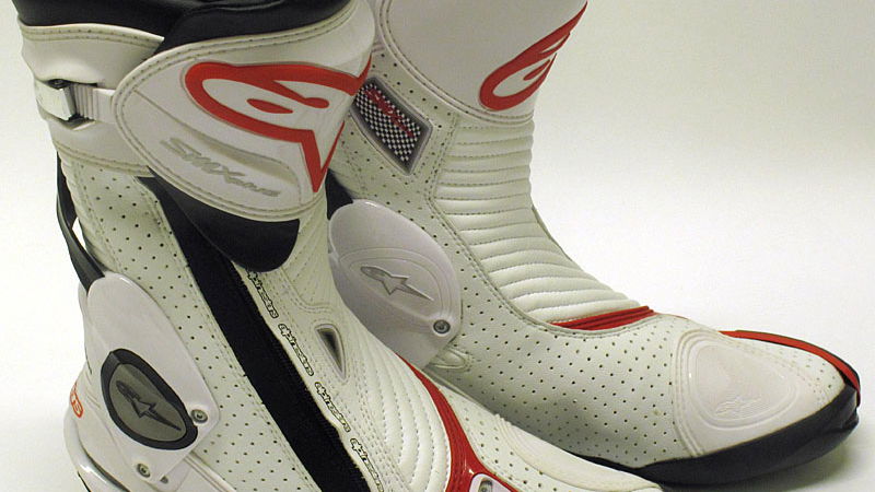 Showcase: Sports motorcycle boots