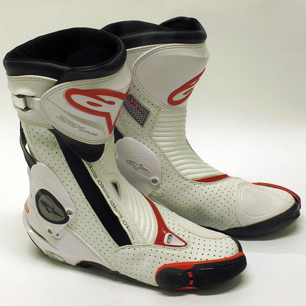 Showcase: Sports motorcycle boots