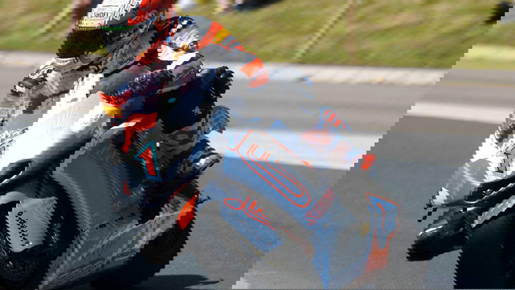Rutter sets first electric 100mph TT lap