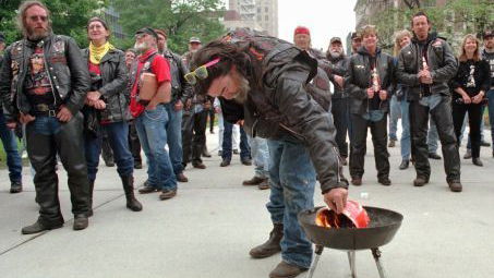 Michigan bikers: no more burning helmets