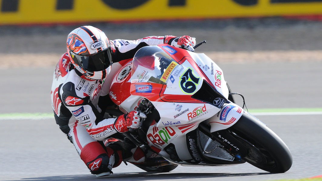 Byrne wins Silverstone 200 race