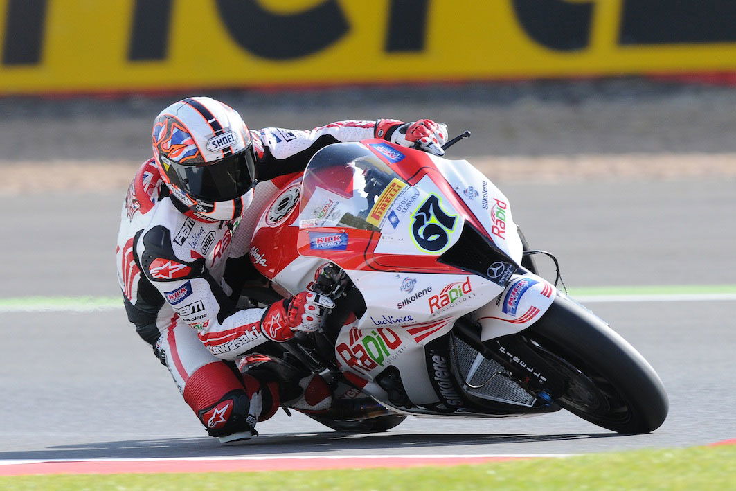 Bayliss beats Rossi in Diavel drag race