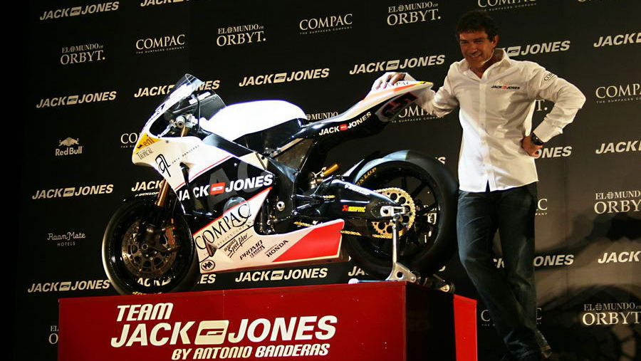 Moto2: Banderas unveils new Jack and Jones squad