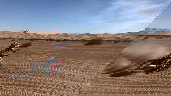 Spectacular dirtbike tankslapper