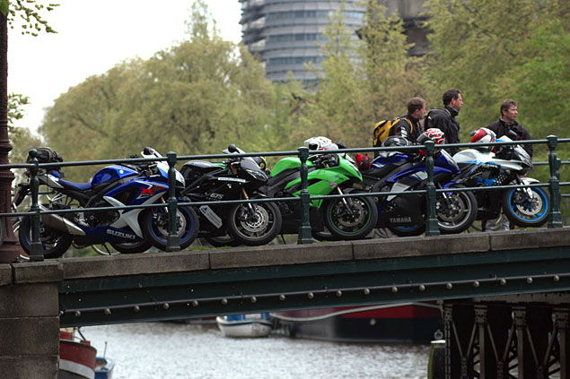 Cash Machines - MV Agusta F4 312RR, Ducati 1198S, KTM RC8R, Aprilia RSV4 Factory
