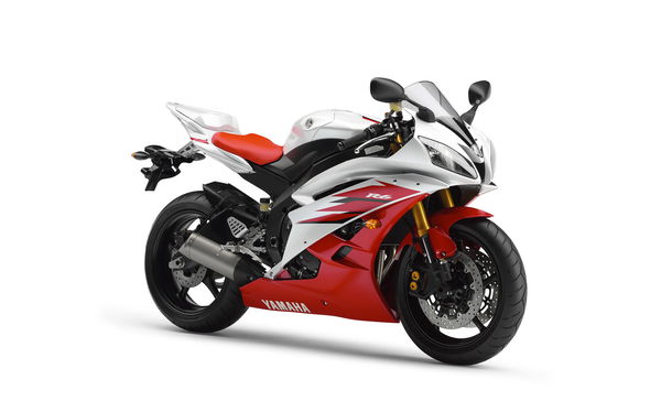 Next Yamaha R6 and R1 will be triples