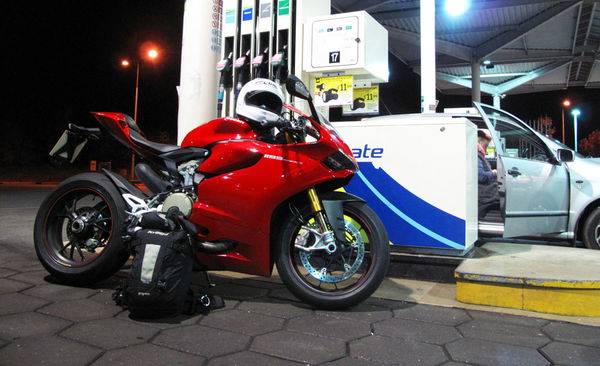 Ducati 899 Panigale (2014) review