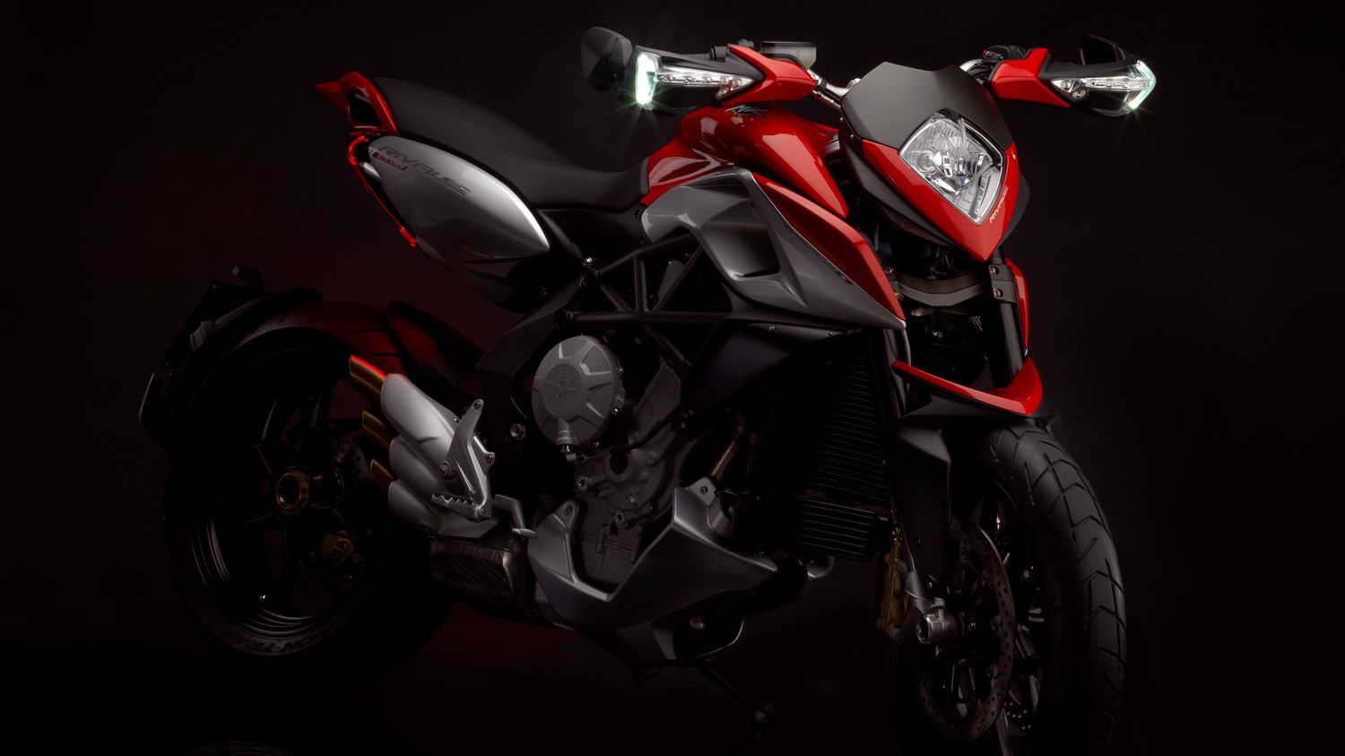 First look: MV Rivale 800, in the metal