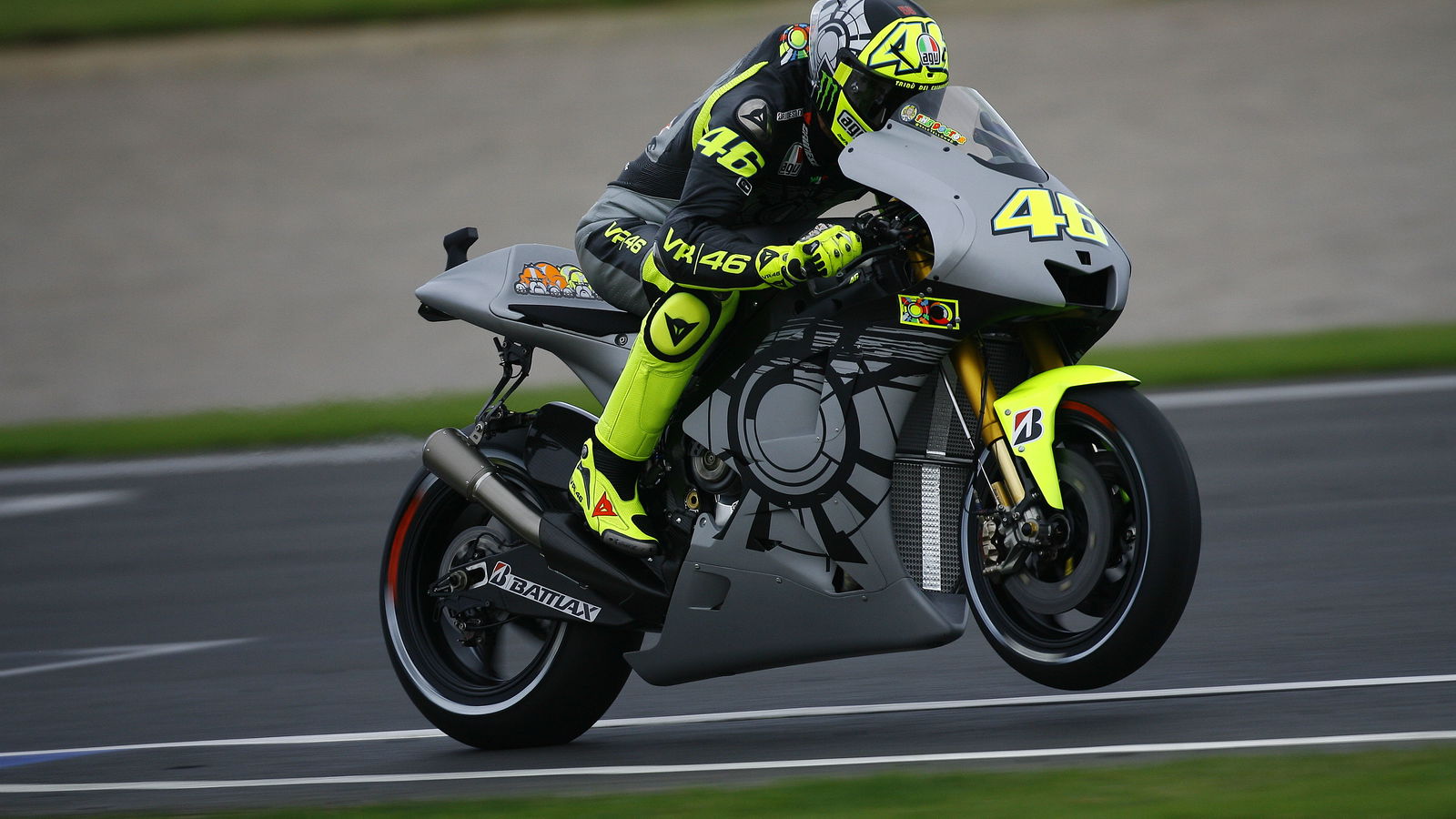 First shots: Rossi and Yamaha reunited
