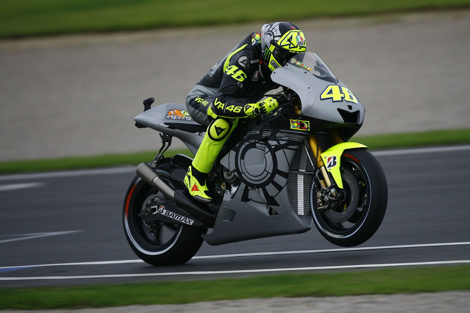 Rossi: 'YZR doesn't feel so different'