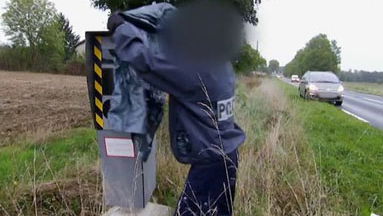 French police sabotage speed cameras