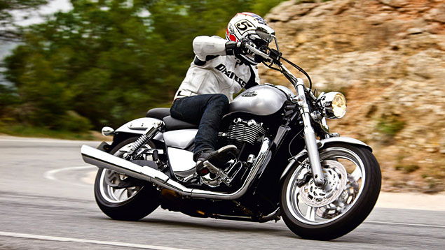 2009 Triumph Thunderbird first ride review