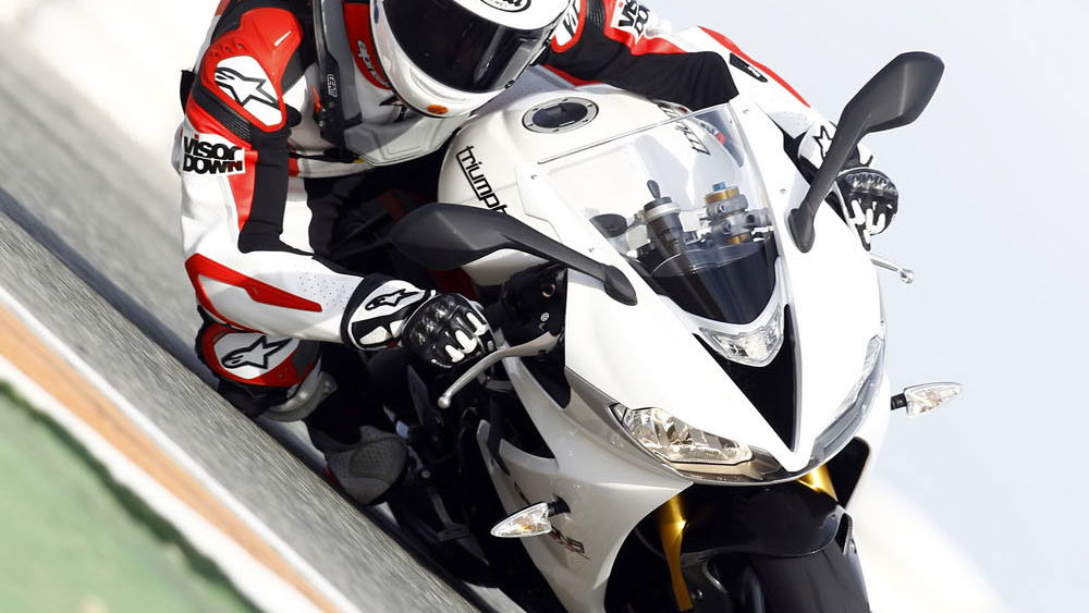 Video: 2013 Daytona 675R onboard lap