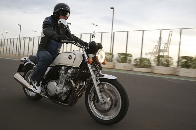 First Ride: 2013 Triumph Daytona 675R review