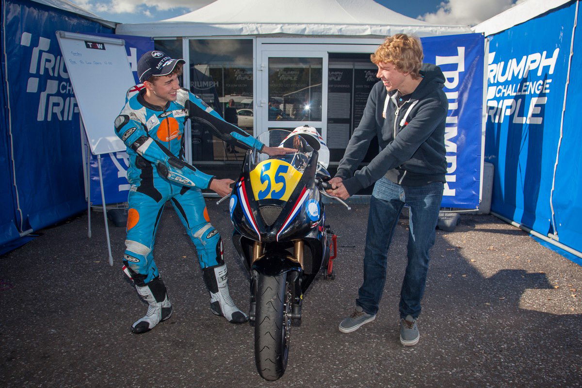 Fag sponsorship back on bikes. Sort of.