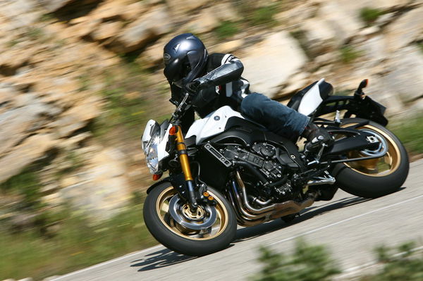 2010 Yamaha Fazer8 and FZ8 first ride review