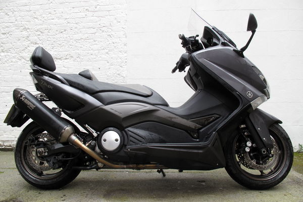 2013 Suzuki Burgman 650 Executive ABS review