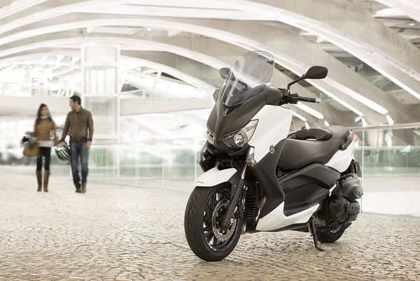 Yamaha launches 400cc X-MAX