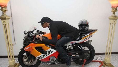 Puerto Rico funeral home embalms man on a bike