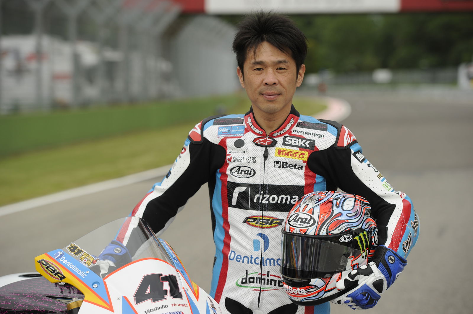 WSB 2013: Donington Park paddock girls