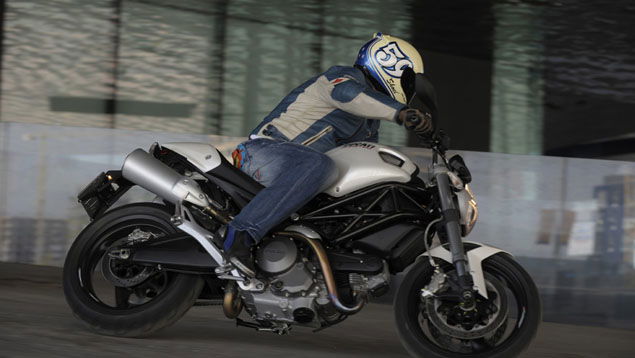 Ducati Monster 696 (2008) review