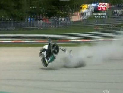 Video: Monza WSB first corner pile-up
