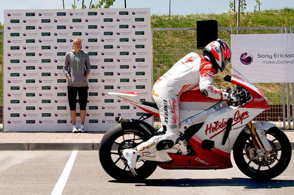 Alex de Angelis Le Mans Moto2 crash