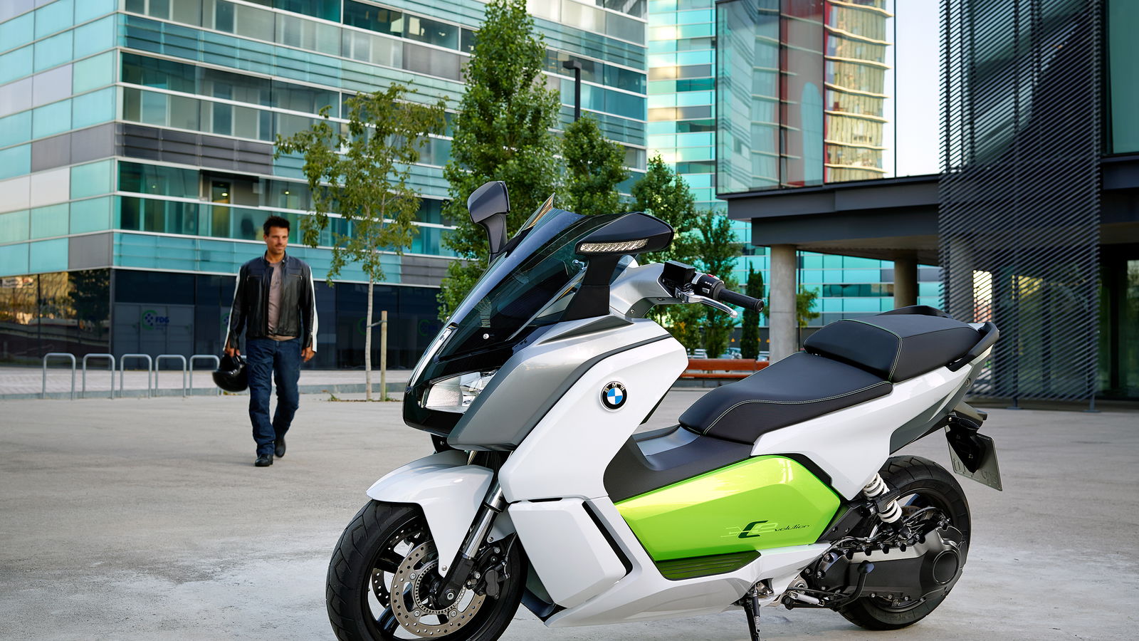 BMW C-Evolution electric scooter launched