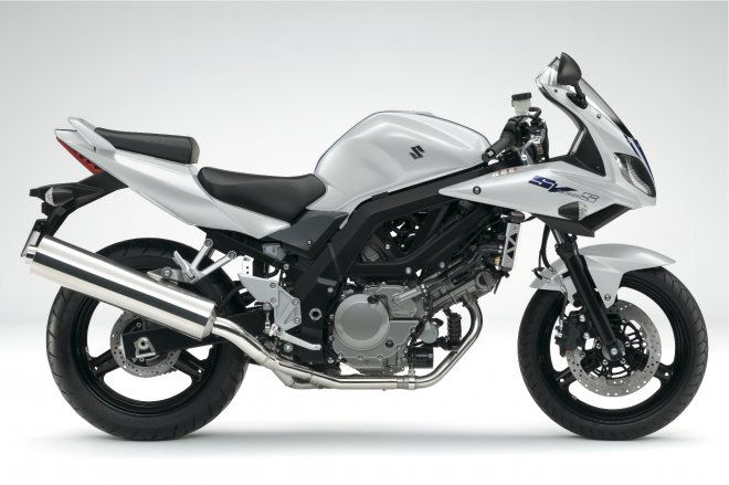 Concept triple-cylinder Yamaha superbike