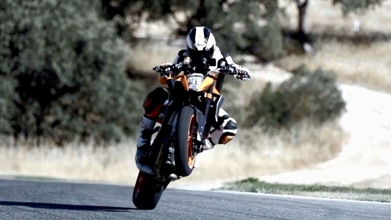 Video: Super Duke R 'makes more torque than any bike I've ridden,' says Jeremy McWilliams