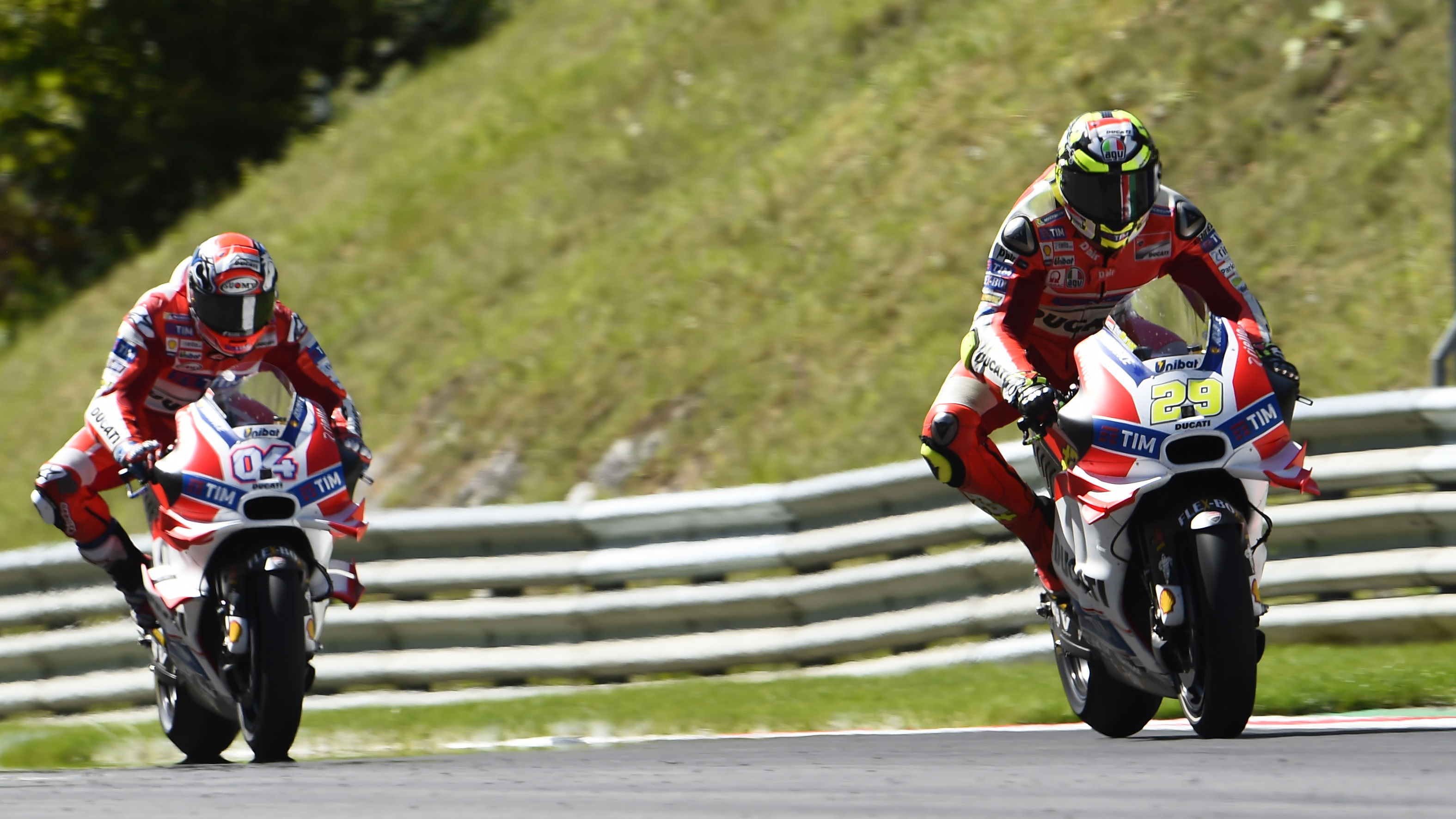 Andrea Iannone leads Andrea Dovizioso, 2016 Austrian Grand Prix. - Gold and Goose