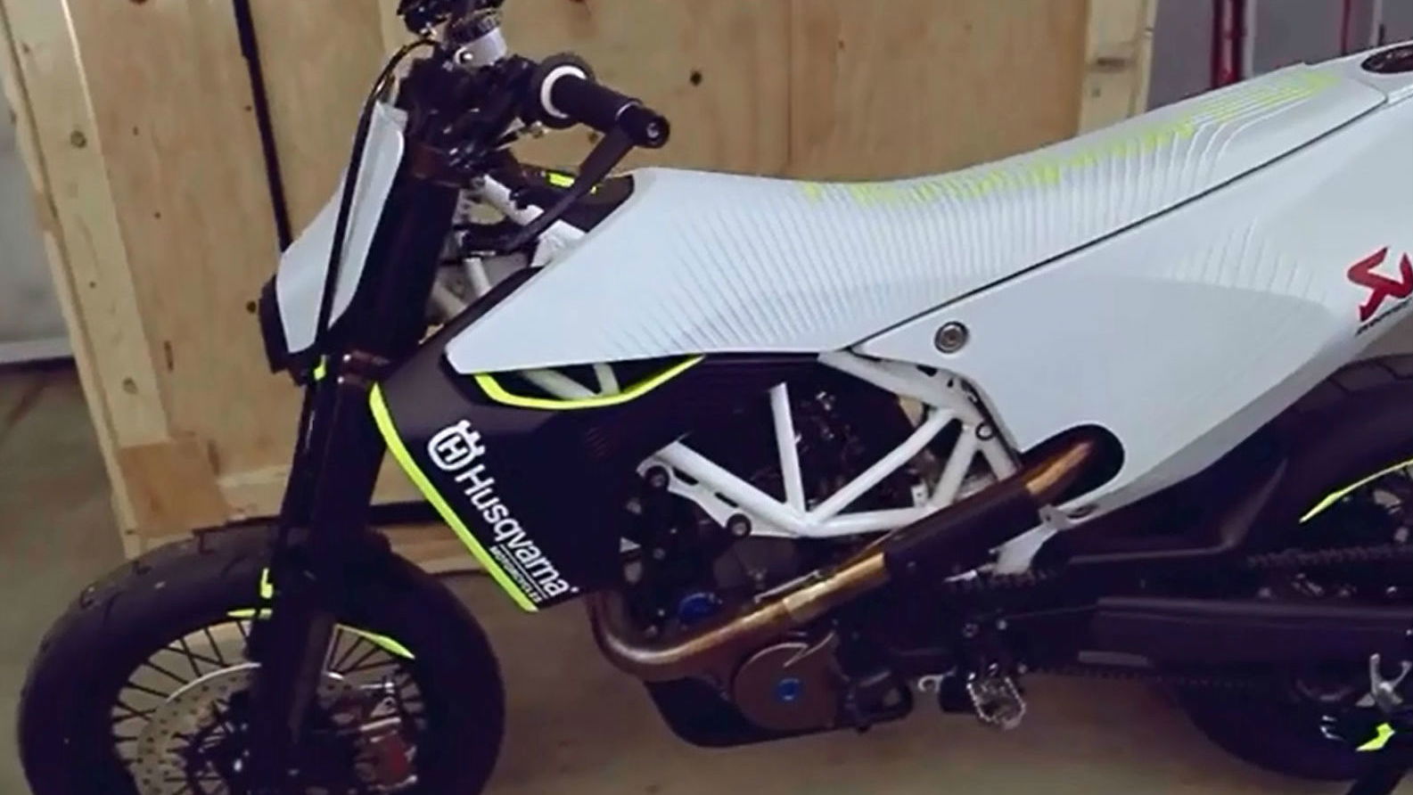 New video of Husqvarna 701 concept