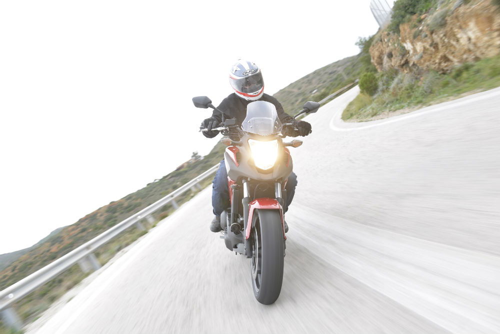 Road test: 2013 Daelim VJF250 RoadSport review