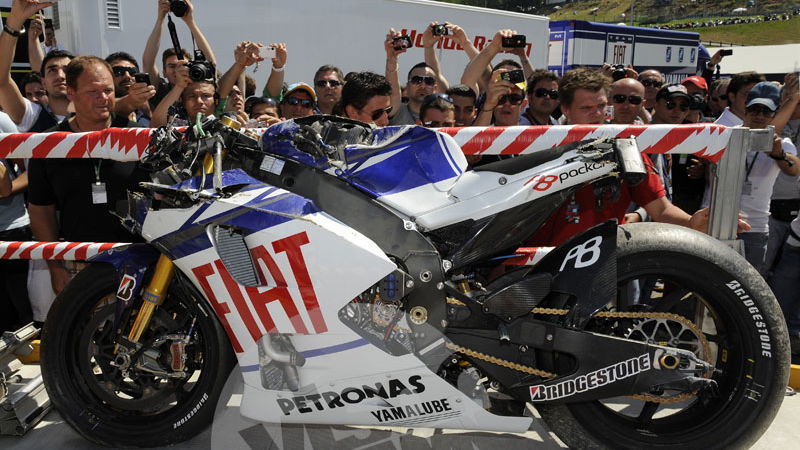 Pictures of Valentino Rossi's M1 after Mugello crash