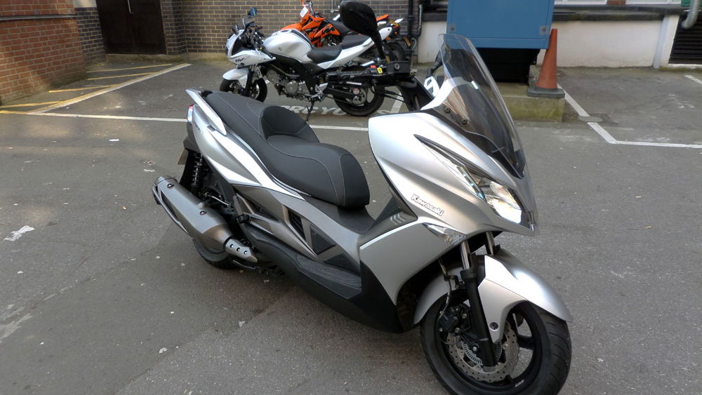 First look: 2014 Kawasaki J300