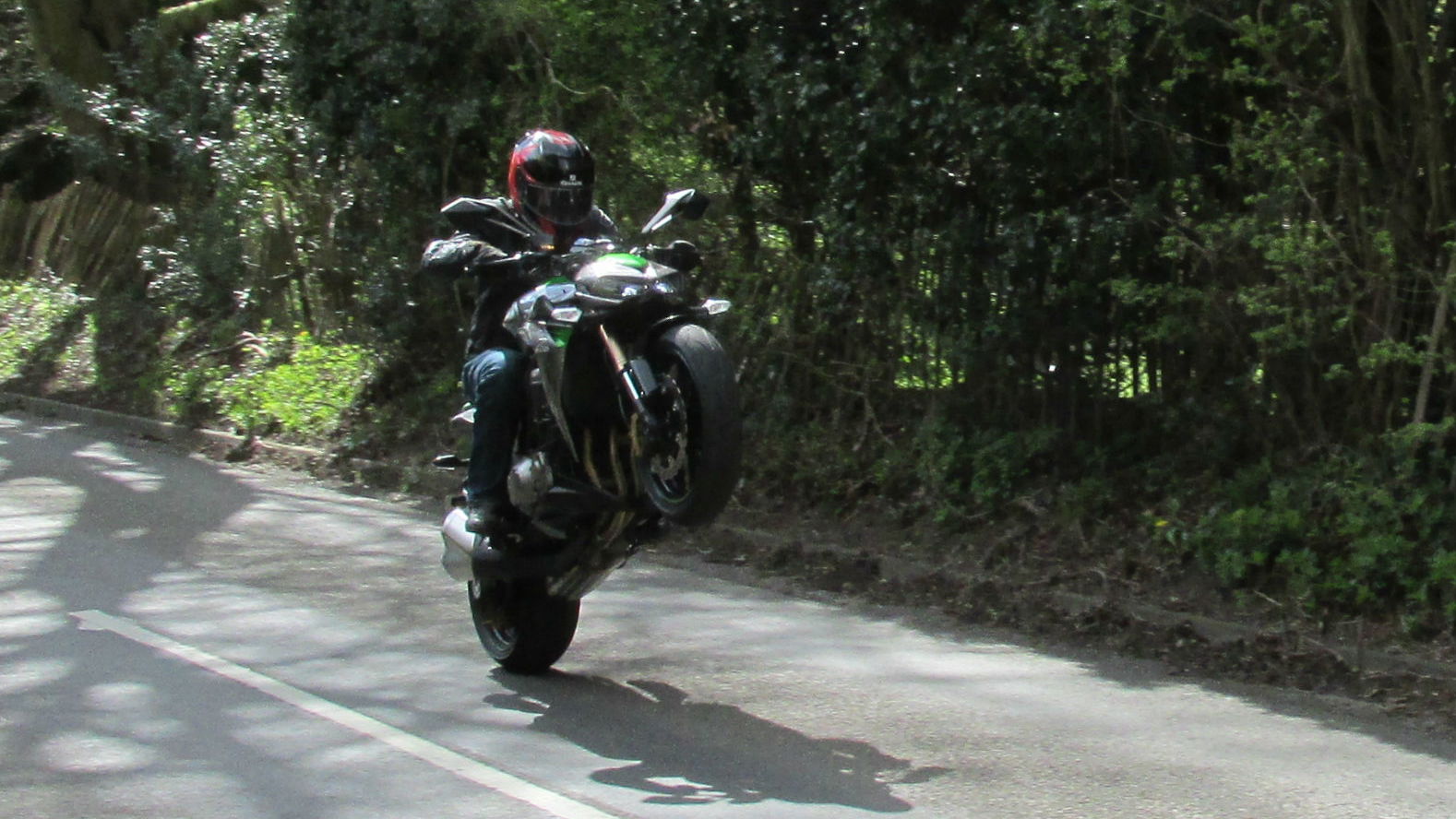 UK ride: 2014 Kawasaki Z1000 review