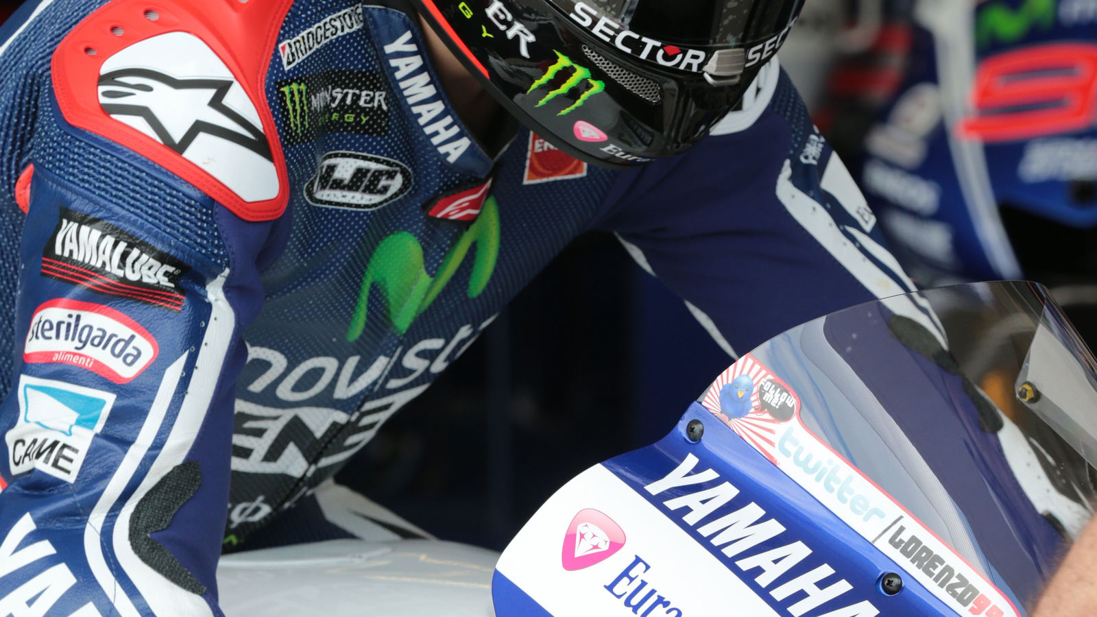 Lorenzo blames mosquitoes for jump start