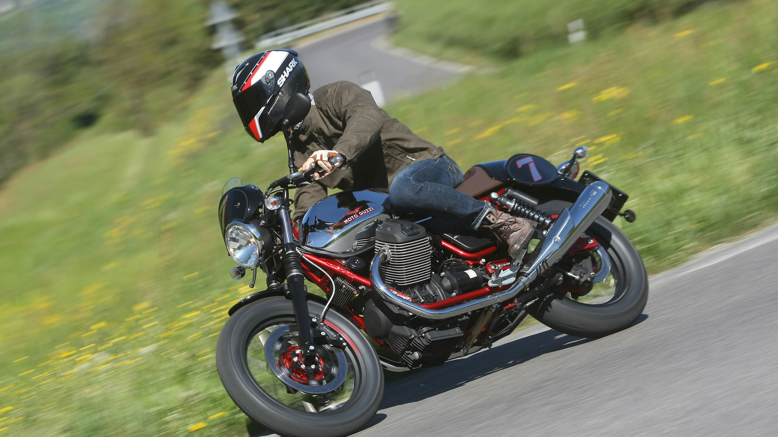 First ride: 2014 Moto Guzzi V7 review