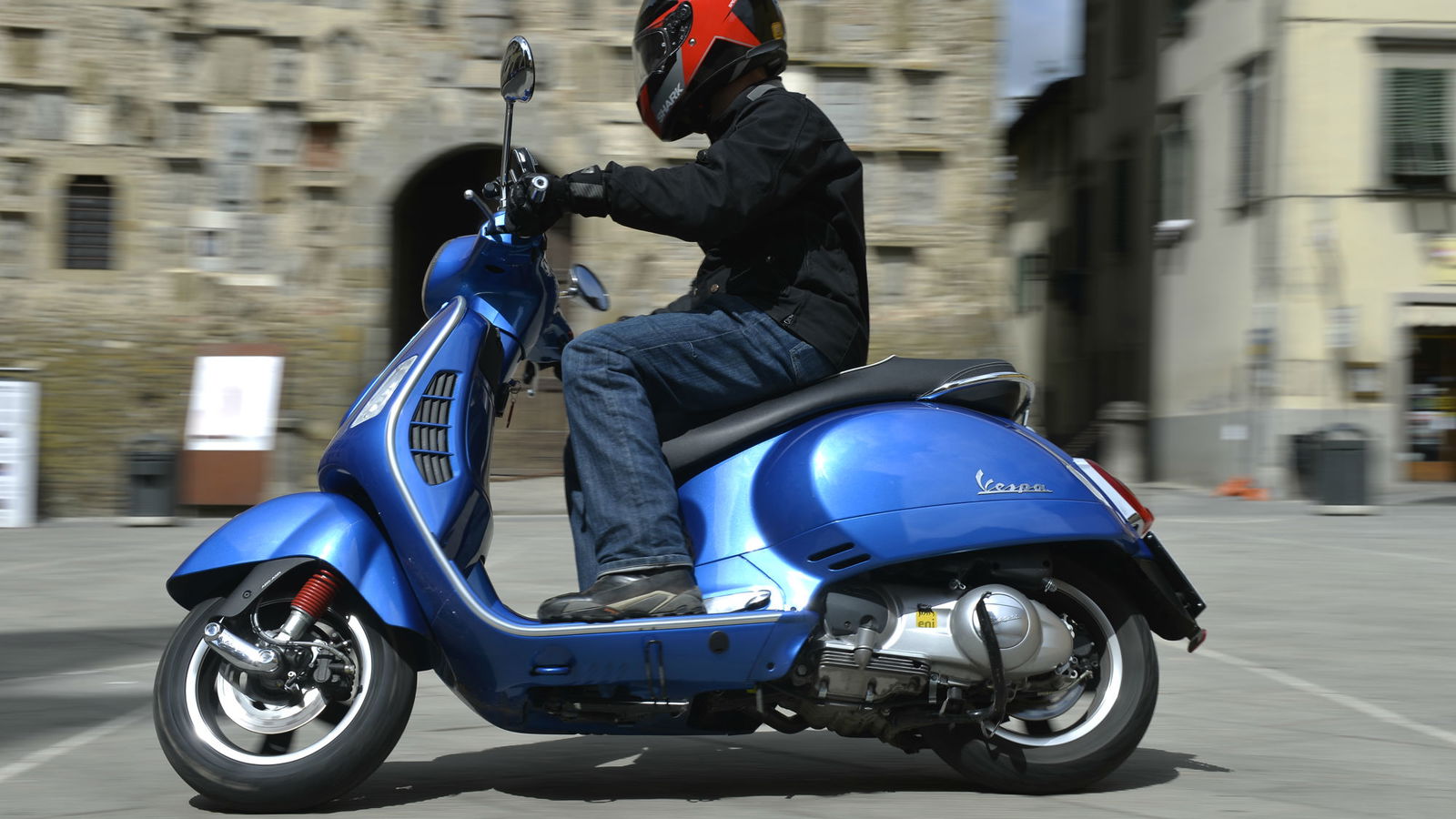 First ride: Vespa GTS 300 Super review