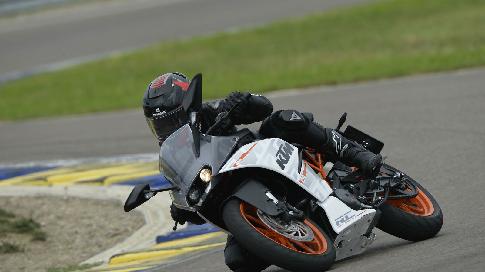 First ride: KTM RC 390 review