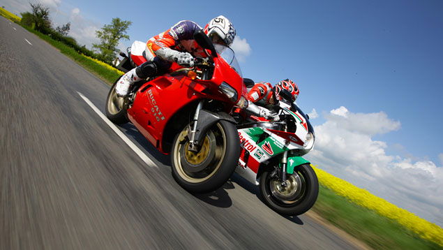 Superbike classics - Ducati 916SP v Honda RC45