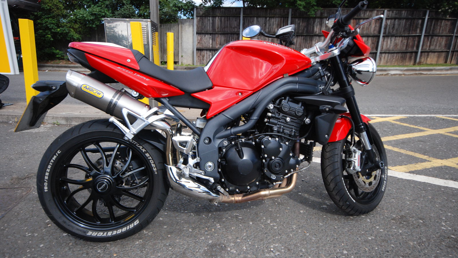 2010 Triumph Speed Triple exhausts tested