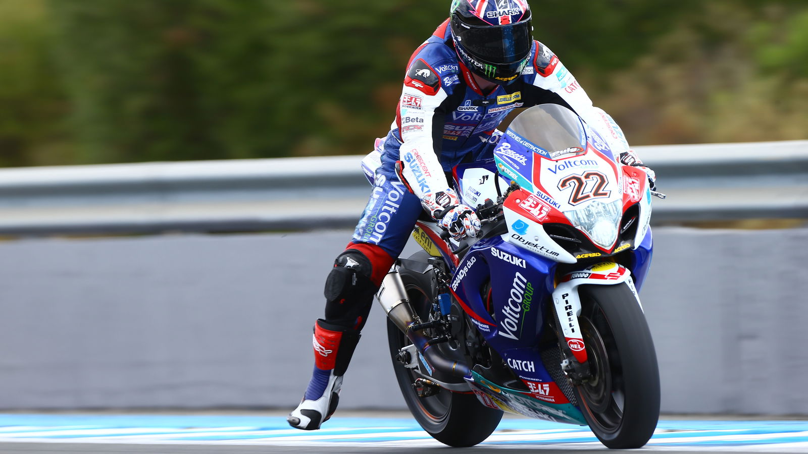 Lowes stays with Crescent Suzuki for 2015