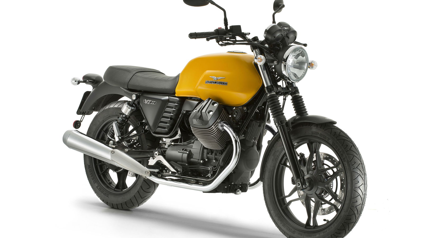 Revealed: New Moto Guzzi V7 with traction control and ABS