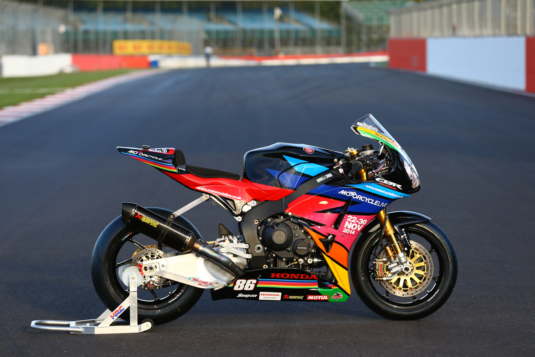 Motorcycle Live livery Fireblade to race at Silverstone Visordown
